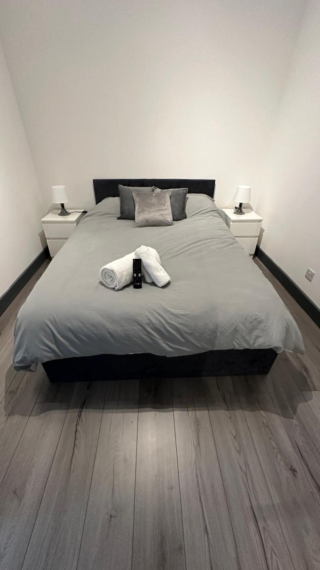 Modern 2 Bed Near Turf Moor Football Stadium, Parks, Canal And Lake Burnley Bagian luar foto