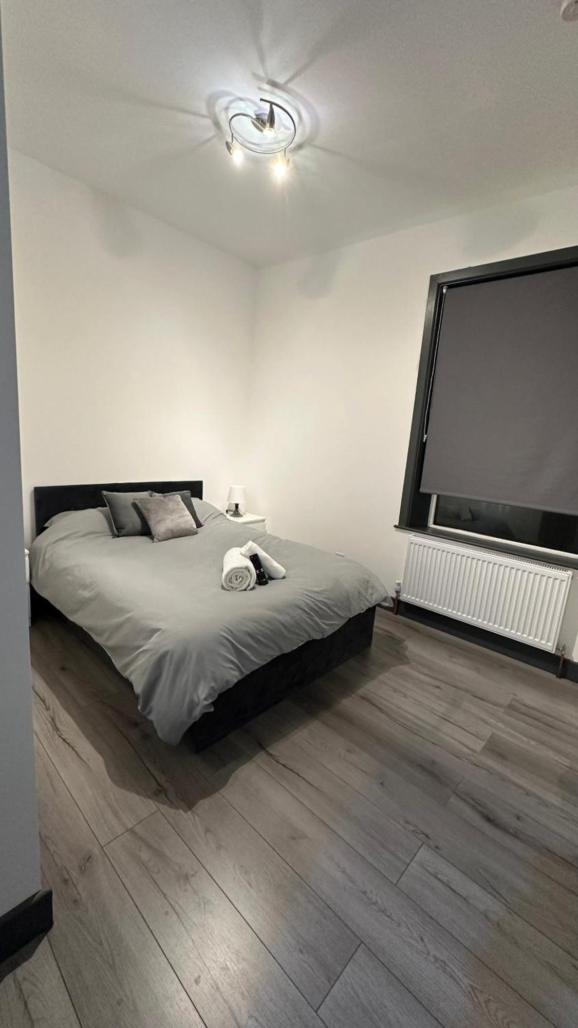 Modern 2 Bed Near Turf Moor Football Stadium, Parks, Canal And Lake Burnley Bagian luar foto