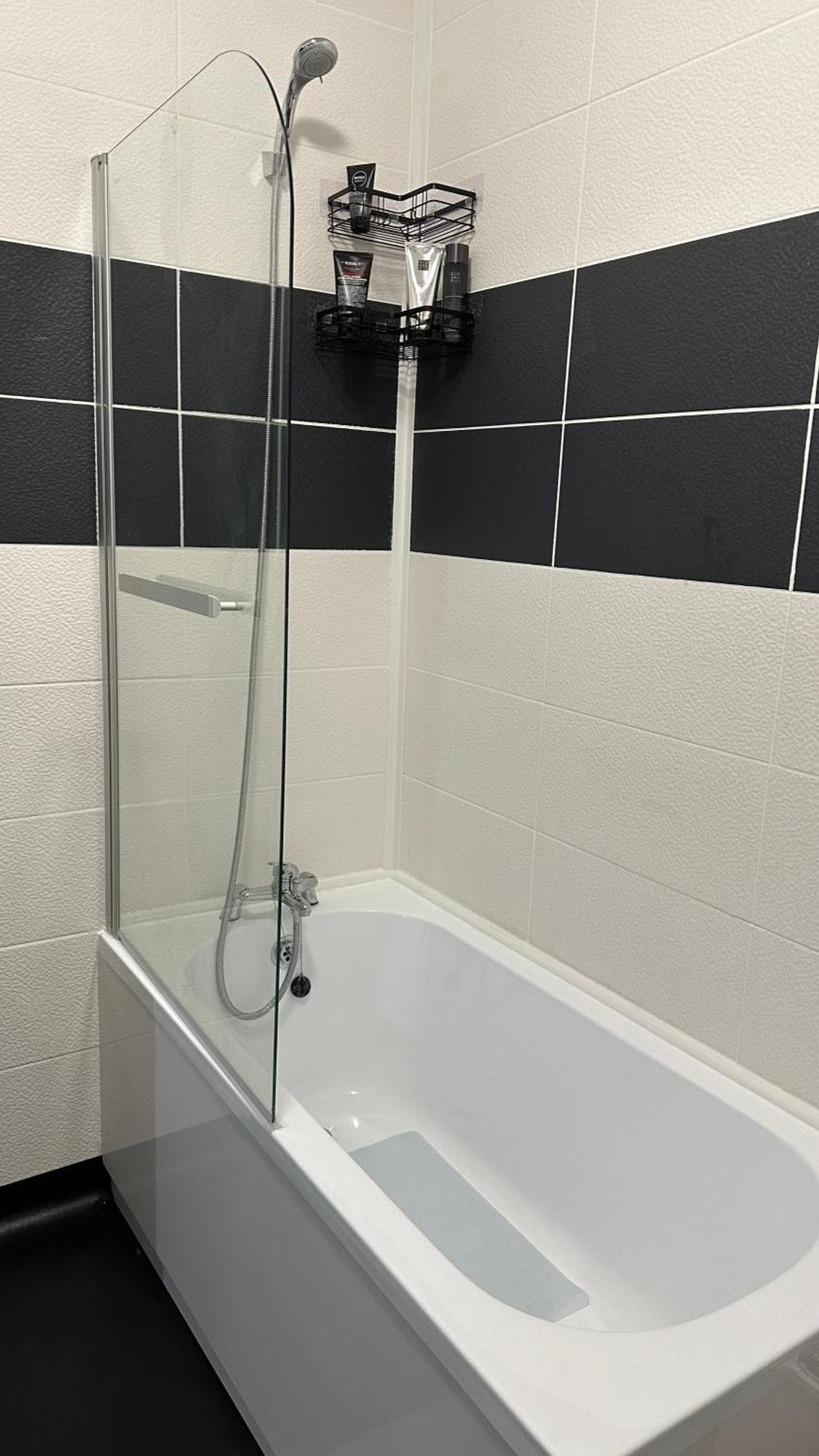 Modern 2 Bed Near Turf Moor Football Stadium, Parks, Canal And Lake Burnley Bagian luar foto